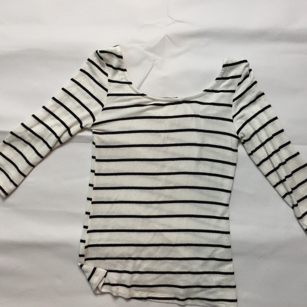 Long sleeve Black and White Fitted Top